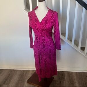 Diane Von Furstenberg silk wrap dresses Elegant Pink Wrap Dress Size 10